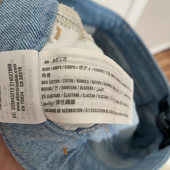 Hollister Ultra High Rise Mom Jeans Patchwork Size 27 - Picture 7 of 11